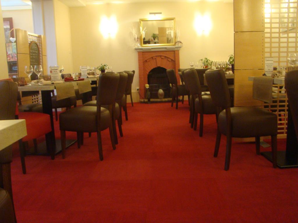 Logis Hotel De France ロシュシュアール エクステリア 写真