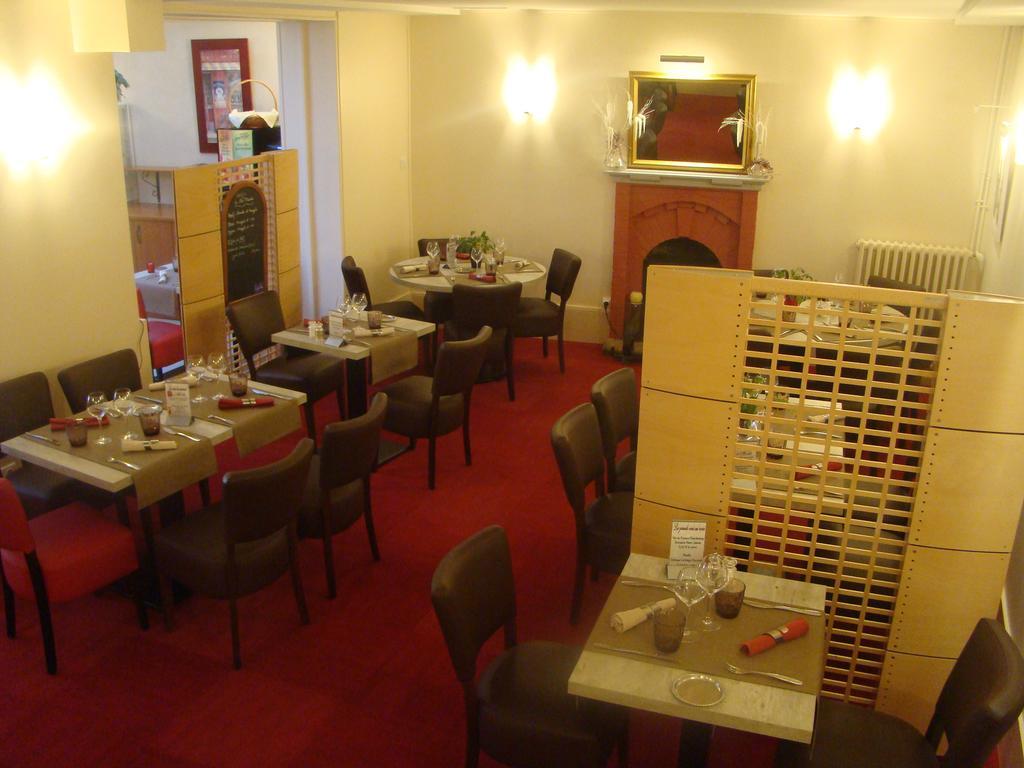 Logis Hotel De France ロシュシュアール エクステリア 写真